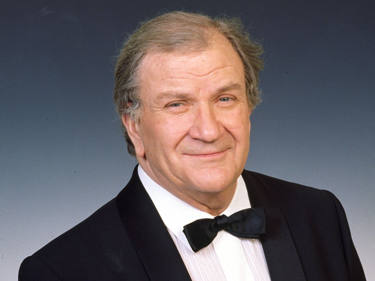 le 15 septembre 2012 décès à Paris de Pierre Mondy (Pierre Cuq) comédien et metteur en scène, 1er division - cimetière nouveau de Neuilly-sur-Seine