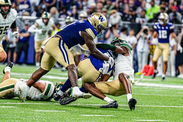 Game 1 in the books 💚