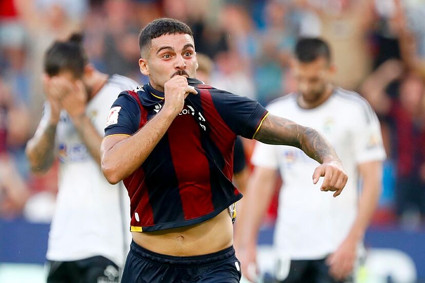 Res és impossible i menys si eres Llevantiniste de cor 💙❤️

Vares tornar a casa per a aconseguir el ascens a 1° Divisió del nostre <a href="/LevanteUD/">Levante UD</a> al costat de la Llegenda Iborra

GRÀCIES LOZANO. Les Penyes sempre amb tu

La nostra passió és la mateixa que la teua. DE YAYOS A NETS👊