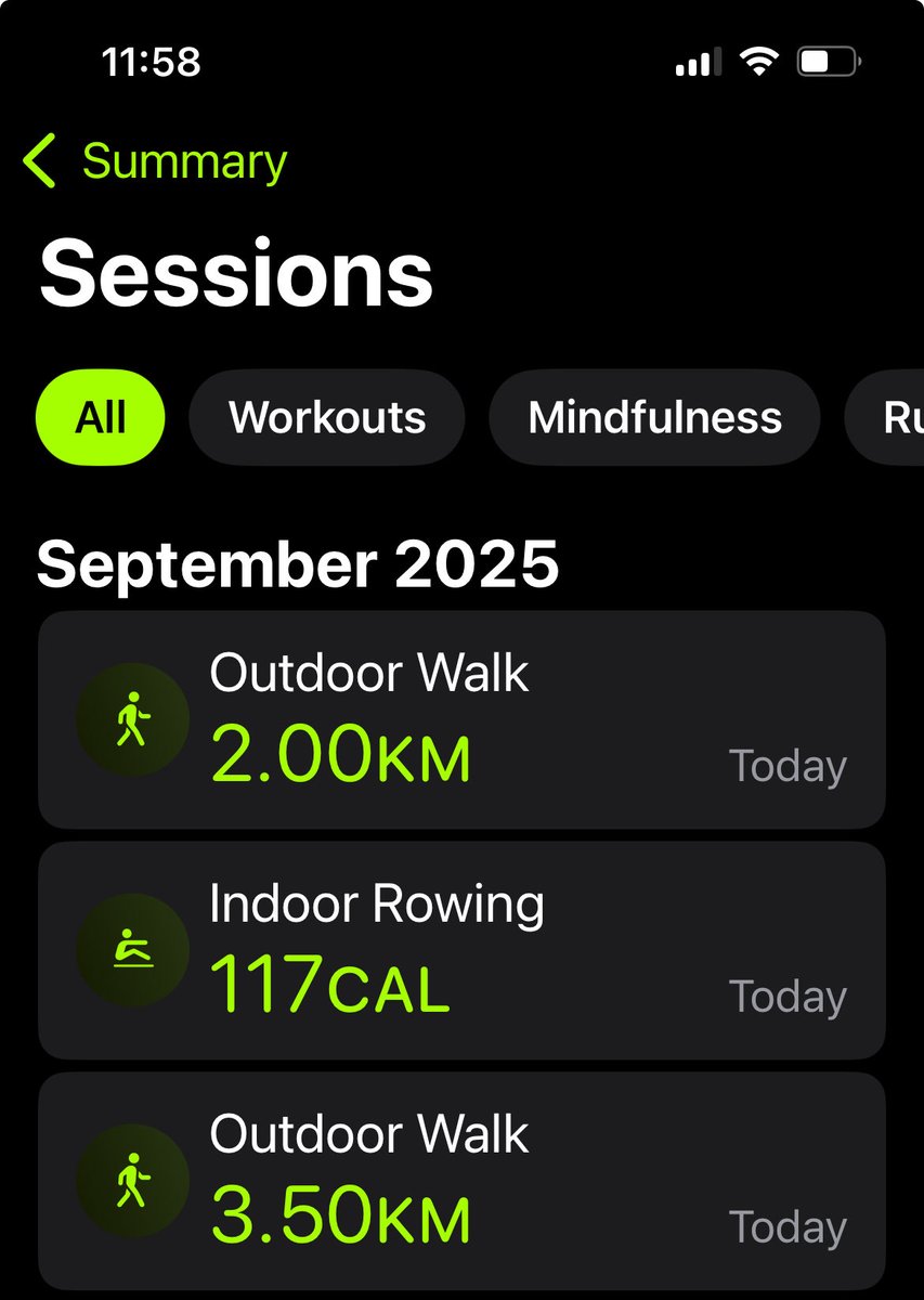 SunRunner96's tweet photo. Walked to and from gym, 20 minutes on the rowing machine #RingsClosed #StepGoal #Win #HappyWednesday ๐ฃโค๏ธ https://t.co/IbWshHGBAL