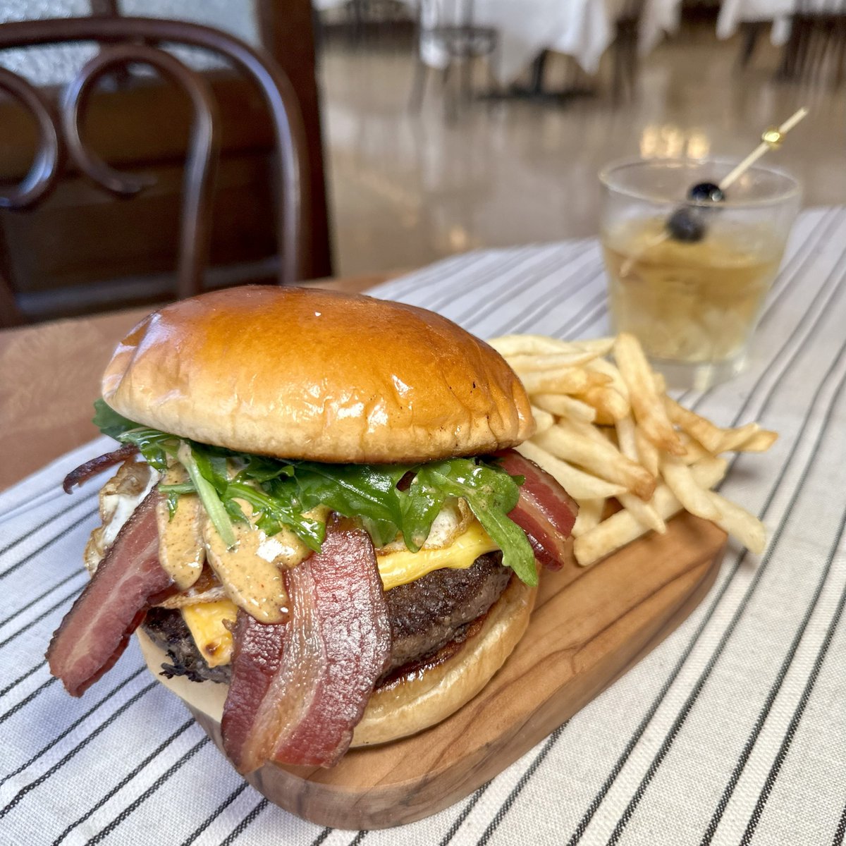 AntoinesNOLA's tweet photo. Happy National Cheeseburger Day!

Enjoy our Antoine's Burger during Lunch &amp; Brunch
services. Walk-ins welcome!

#antoinesnola #antoines1840 #antoinesburger #burger
#cheeseburger #lunch #brunch
#nationalcheeseburgerday #cheeseburgerday https://t.co/gd392E6a2u