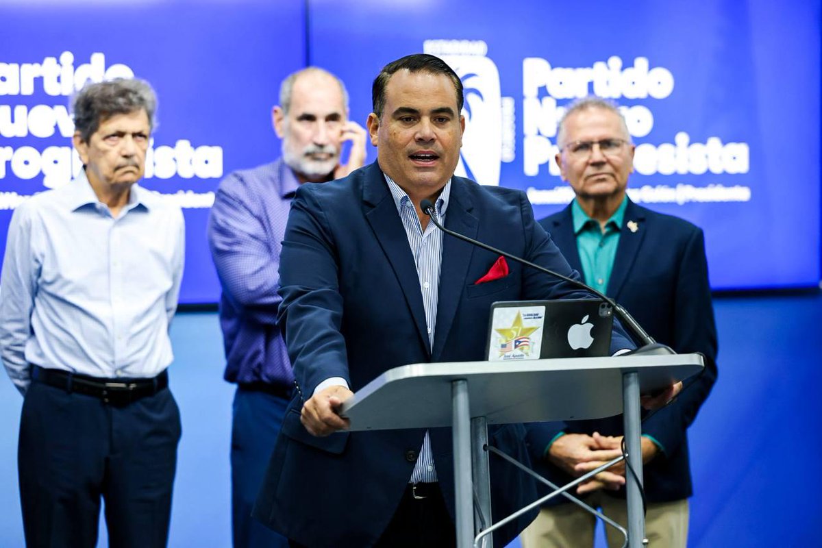 Nuestro Secretario Auxiliar de Asuntos Ideológicos , junto a Miembros del Instituto de Misión Estadista y la Presidenta de la Juventud, anunciaron en conferencia de prensa el Certamen de Oratoria auspiciado por el Partido. Agradecemos a nuestra Presidenta, Jenniffer González.