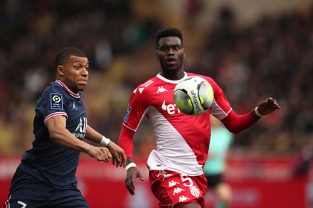 🇫🇷Players play grassroots until 15
80% originate from Paris ; none make it at PSG but in Academies all over the country.
Play U17 U19 pro-rel ; in 14-team seeds with 7 academies 7 grassroots teams.
Pro contract capped 3 years from age 16. Fast tracked to not leave as free agents