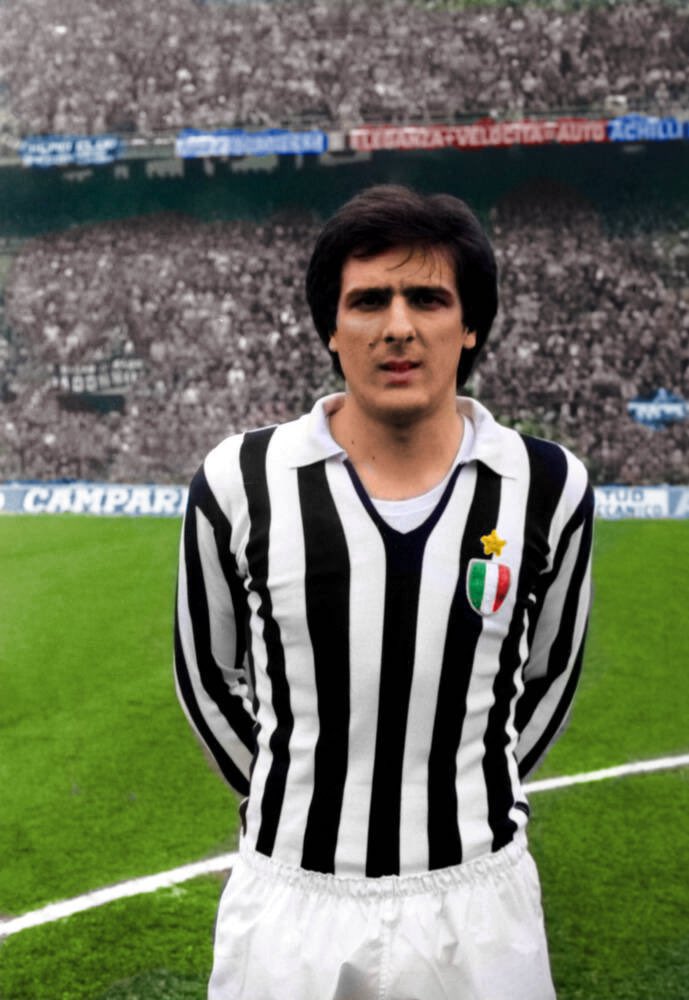 ccchec's tweet image. Gaetano per sempre 🤍🖤

#Juventus ⚪️⚫️