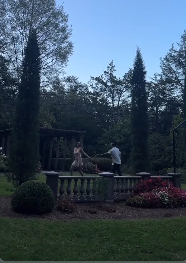 belizabeth01's tweet photo. Cant wait to see these photos and send out Save the Dates! https://t.co/bfJFnq07pR