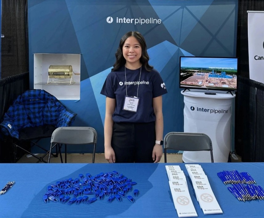 inter_pipeline's tweet image. From Taber, Alberta to Inter Pipeline’s Community Investment & Engagement team out of Calgary, Summer Student Sophia Reyes has been making an impact both inside and outside the office.
Sophia was a 2024 recipient of IPL’s Discovery Awards, which recognize students in rural…
