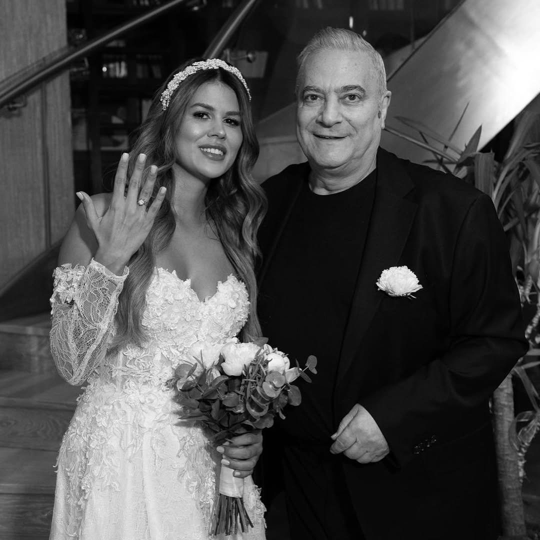 Gülseren Ceylan ile evlenen Mehmet Ali Erbil, "Aranızda kaç yaş var?" sorusuna: "40 canım alt tarafı. Rakamların önemi var mı arkadaşlar? Sadece rakam."