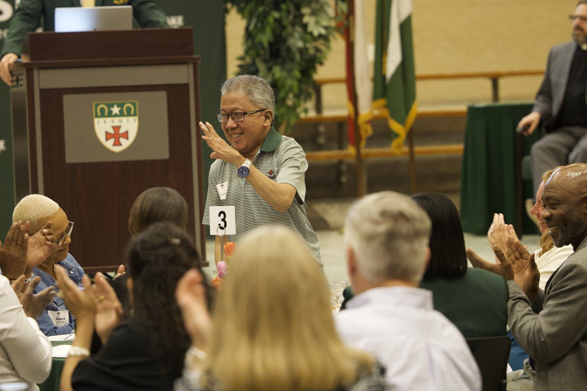 Join us, November 1st as we celebrate our alumni who make our community proud at this year's Night of Honor!

Know someone who deserves the spotlight? 

To nominate for the Athletic Hall of Honor: strakejesuit.org/alumni/hall-of…
To nominate for the Ignatian Award: strakejesuit.org/alumni/ignatia…