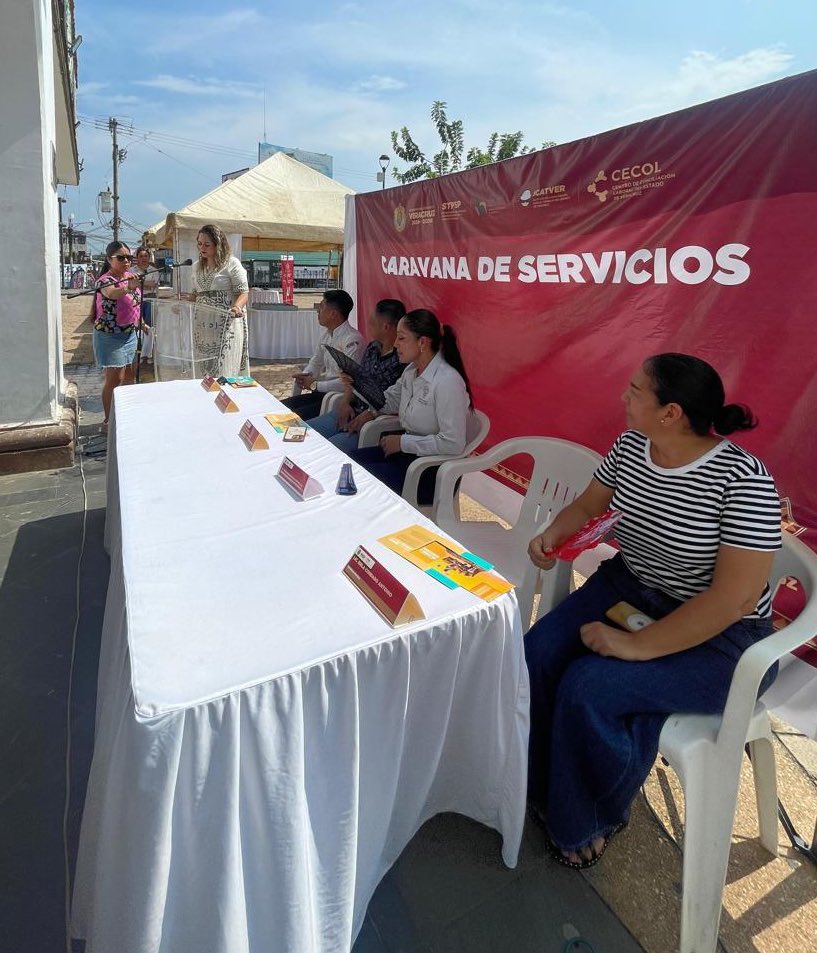 luis_santiagoma's tweet photo. ✅Realizamos la Vigésima Quinta Caravana de Servicios de la @STPSPveracruz1 en Acayucan, con 2,330 oportunidades laborales.
✅Realizamos un encuentro con agentes y subagentes municipales y presentamos el programa “Jornaleros sin Fronteras” del SNE Veracruz https://t.co/3Ugh6Kl9Cp
