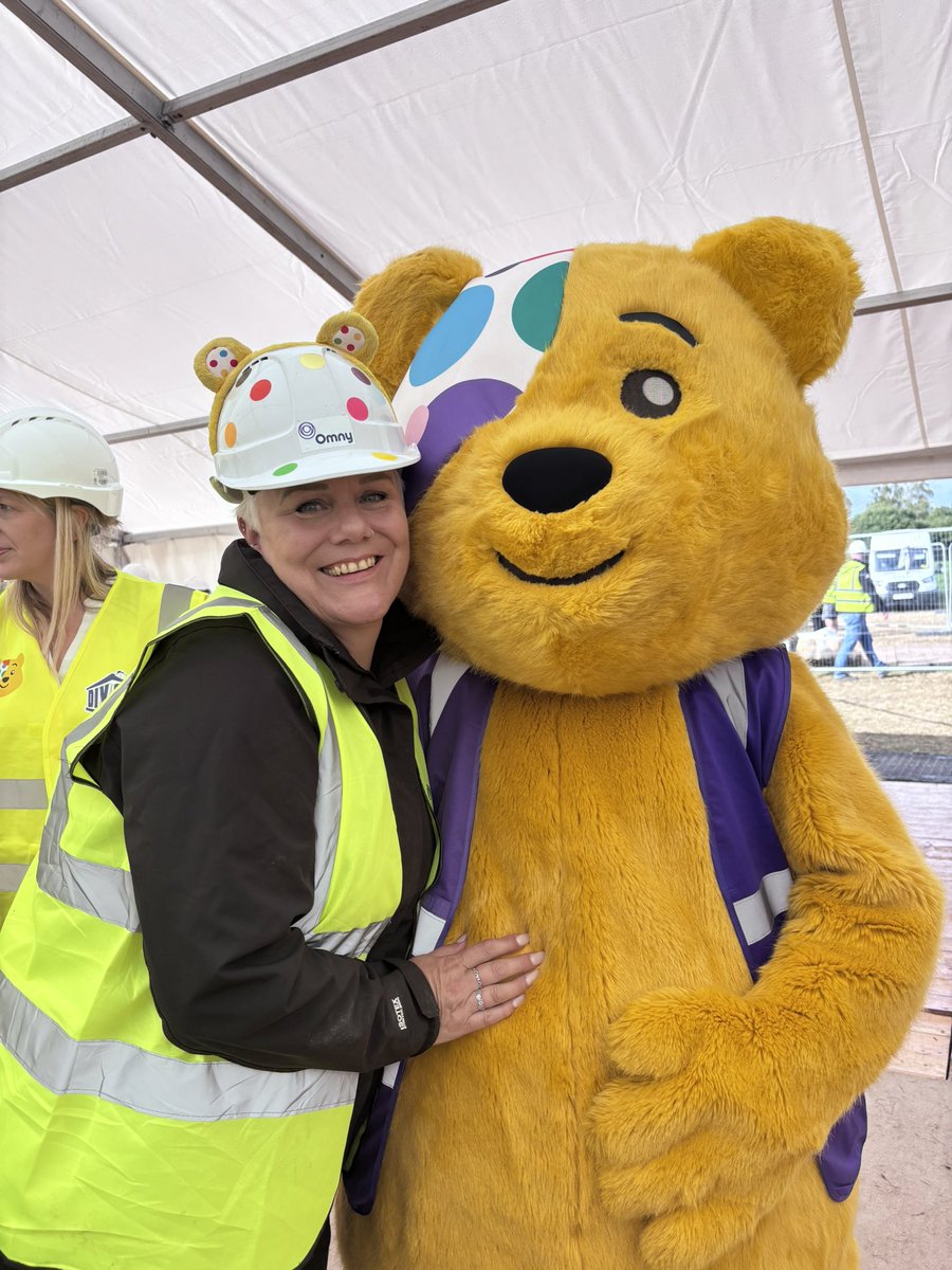 Fantastic day on site with <a href="/DIYSOS/">DIY SOS</a> The Joshua Tree Northwich <a href="/BBCMorningLive/">BBC Morning Live</a> the handsome  <a href="/GethincJones/">Geth</a> and the crazy <a href="/HelenSkelton/">Helen Skelton</a> 
What lovely people😎
so lovely you knew who Charlotte was Gethin 🥰