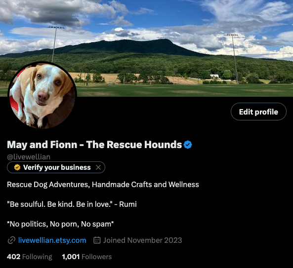 livewellian's tweet image. It's a milestone friends, over 1k followers. Thank you! 💜🐶💜 #Beagle #DogCommunity