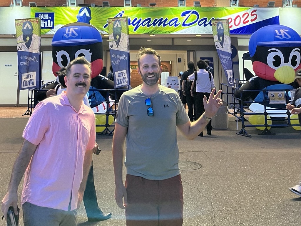 We had a nice visit the headquarters of one of our partners, Senecom, in Tokyo. Thank you, Daiki, for taking us to a baseball game! Go Tokyo Yakult Swallows!
#ApogeeInstruments