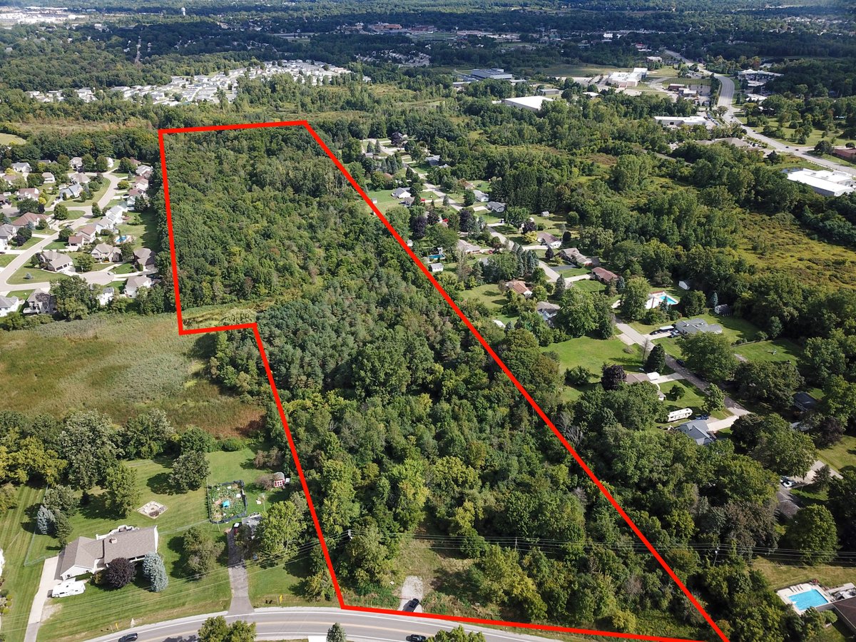 TimSova's tweet image. Just Listed 🌟 23.57 acres in Grand Blanc, MI! Perfect for your private estate or residential community.
🌳 Mature trees &amp;amp; open space
🛍️ Near shopping/dining
⚡ Easy utility access
🚗 Minutes to I-75
More: listing.deals/s/22BptorHP7
