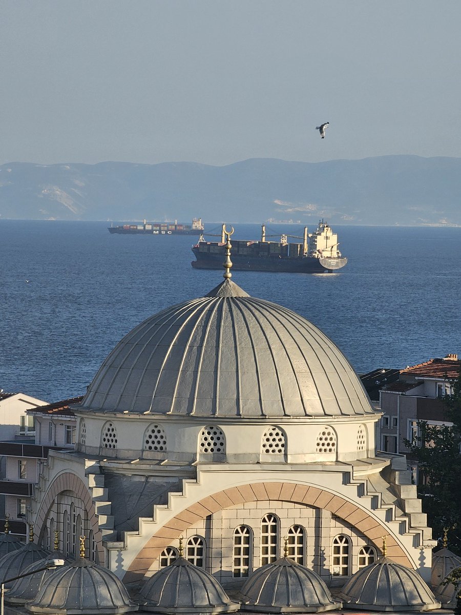 Ümmeti olmakla iftihar ettiğimiz Sevgili Peygamberimiz Hz. Muhammed Mustafa (SAV)’in, nurlu ve kutlu doğumunun müjdelendiği Mevlit Kandilimizin mübarek olmasını ve TÜRK-İSLAM ALEMİ'ne bereket, huzur ve barış getirmesini yüce ALLAH'tan niyaz ediyorum🤲🤘🇹🇷🤘
#mevlidkandili
