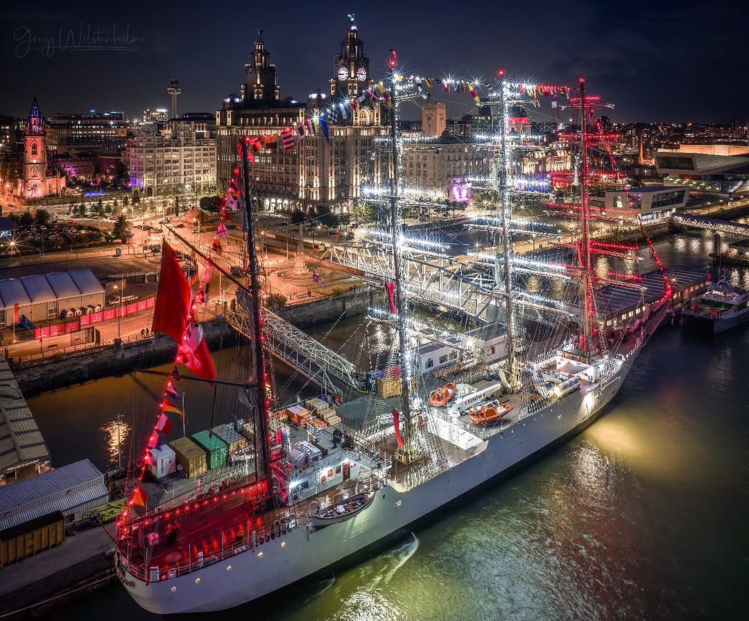 Explore Liverpool (@explorelpool) on Twitter photo 📸 | The Peruvian Navy's stunning B.A.P. Unión sailing ship docked in Liverpool yesterday evening 🇵🇪⛵️
Photo by <a href="/wolstenholmepic/">Gregg Wolstenholme</a> 📸 | The Peruvian Navy's stunning B.A.P. Unión sailing ship docked in Liverpool yesterday evening 🇵🇪⛵️
Photo by <a href="/wolstenholmepic/">Gregg Wolstenholme</a>