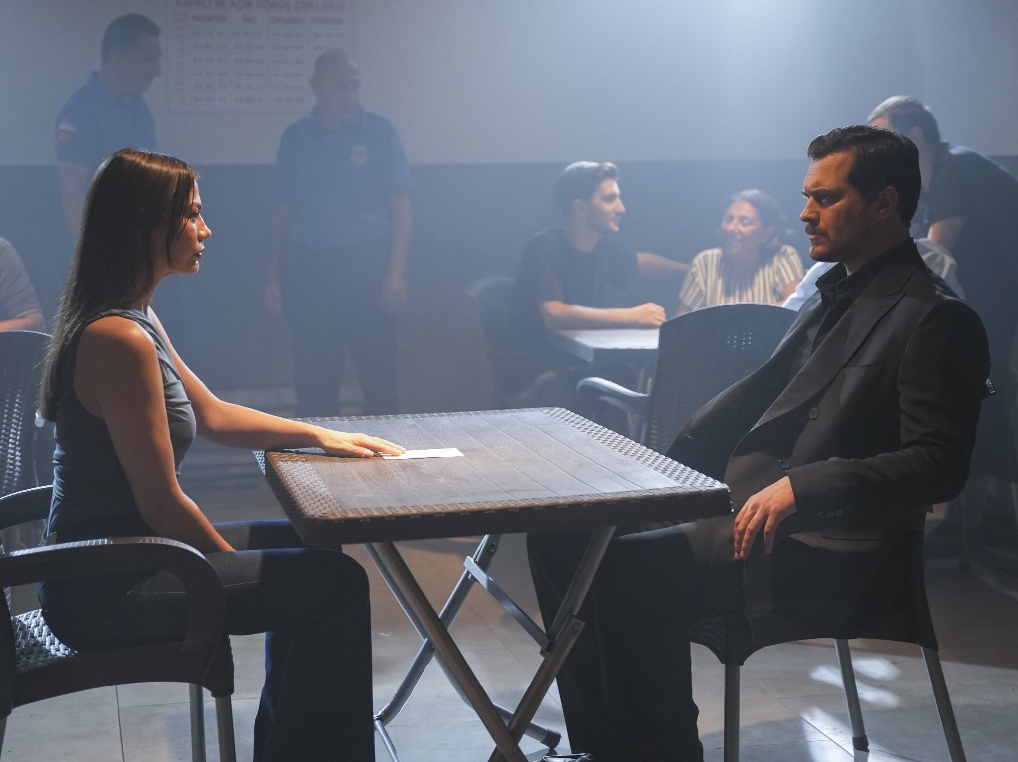 Gz8hELuXAAAvr-t?format=jpg&name=large