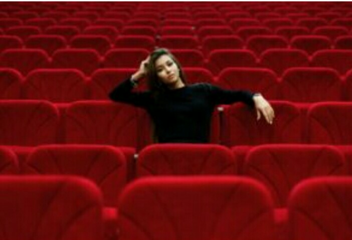 Cosa e come sarebbe il mondo dell'arte, della musica, del cinema, della narrativa se non fosse progressista, critica, affamata di giustizia. Davvero potete pensare l"arte in chiave conservatrice, o peggio, reazionaria? 
Arte e civiltà camminano insieme nella stessa direzione.