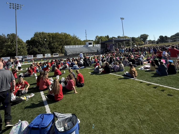 MrScott_Minerva's tweet image. MHS Sophomores had a great day at the Motivational Concert hosted by Fairless High School!