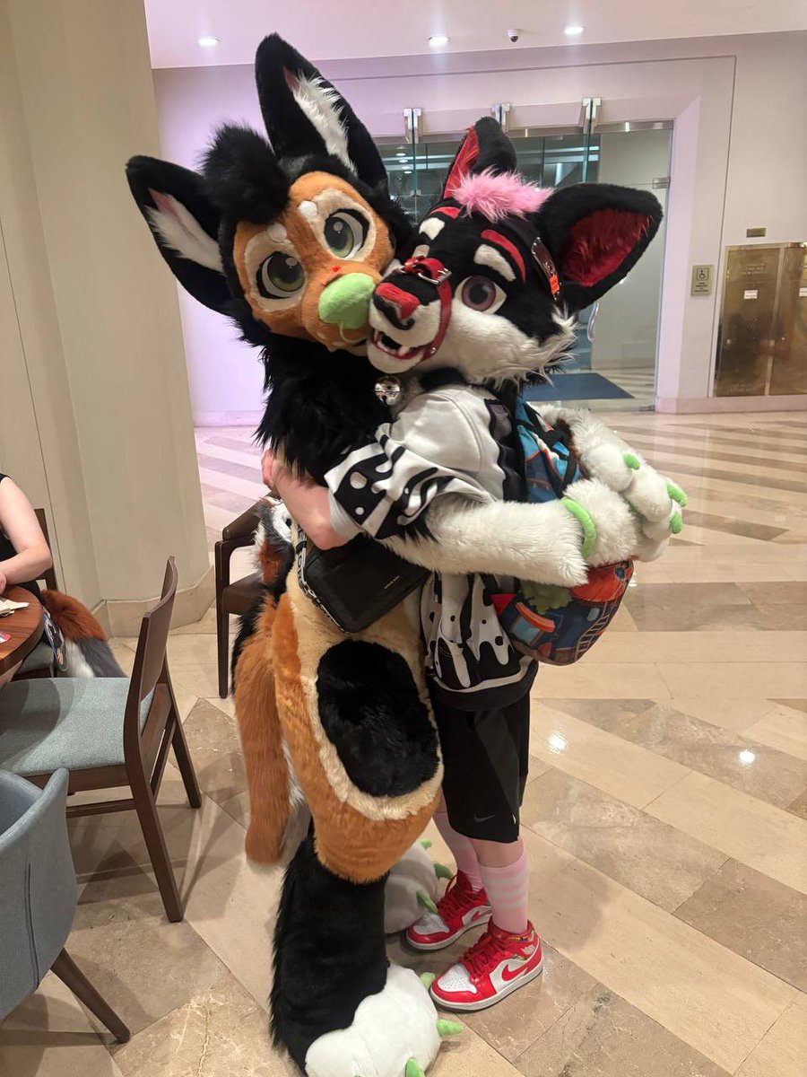 Dumb puppy duo, now call us both good boys🥺💚🖤
<a href="/UwUVibesz/">Aƙׁׅ֑ᨵׁׅꪀׁׅꪱׁׅ Pυׁׅ℘℘ᨮ꫶ׁׅ֮ 🐶</a> 
#Murrsuiter