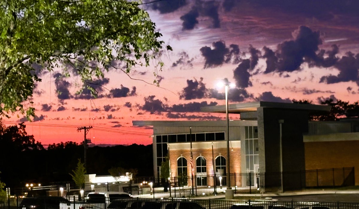 Check out this beautiful sunrise over the great <a href="/JeffersontownKY/">Jeffersontown, KY</a> this morning. 

📷 by Steve Rusie w/ City Hall