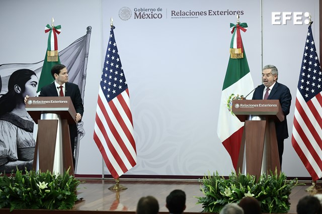 Un grupo acordado por México y EE.UU. dará seguimiento a "medidas para contrarrestar a los carteles, fortalecer la seguridad fronteriza, eliminar los túneles fronterizos clandestinos, abordar los flujos financieros ilícitos", entre otros asuntos. efe.com/mundo/2025-09-…