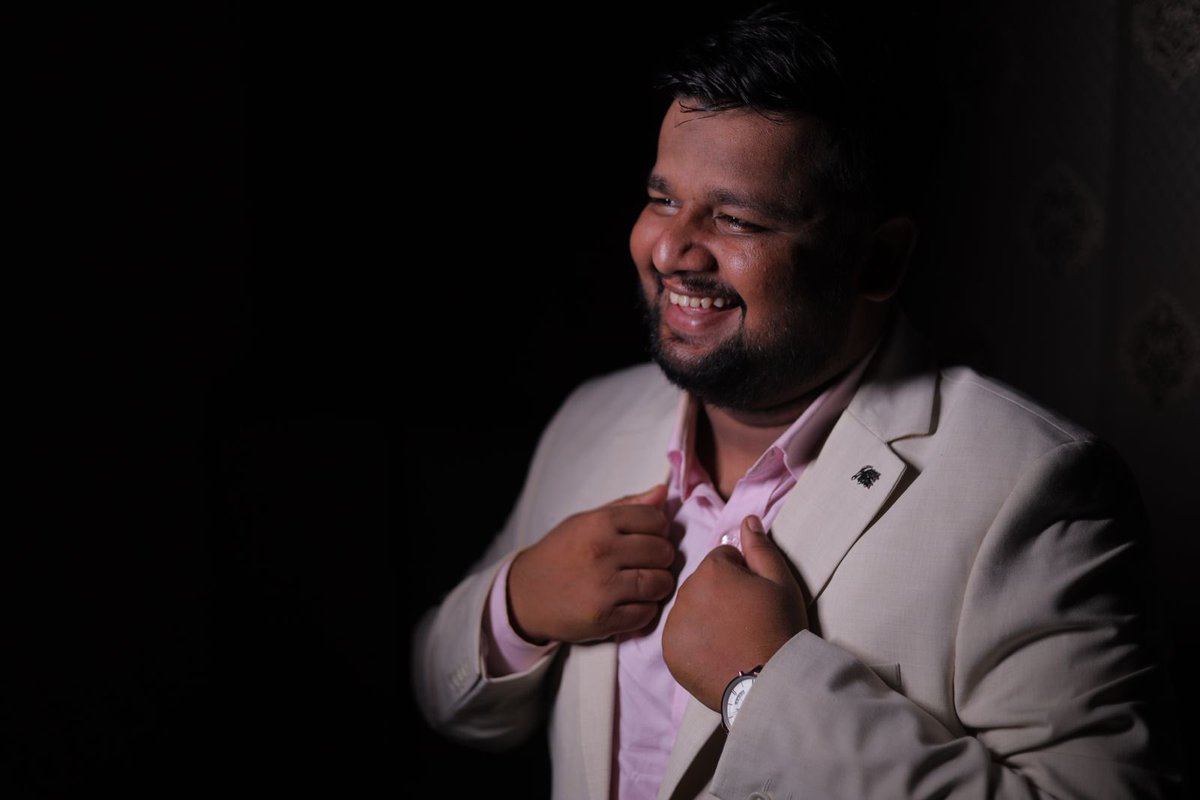 आज मेरे जन्मदिन के मौके पर अभी रात से ही आप सभी को फॉलो बैक मिलेगा और सभी को रिप्लाई दिया जाएगा, आपके संदेश मुझ तक पहुँच रहे हैं !