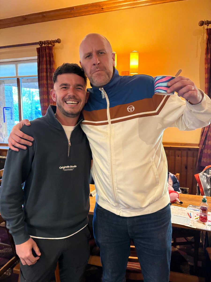 Woodster1994's tweet image. When you head out for some evening grub and bump into the legend @SteveBracknall 👑 

I may or may not have asking him where Firestick Dean is when I need him 🤣❤️