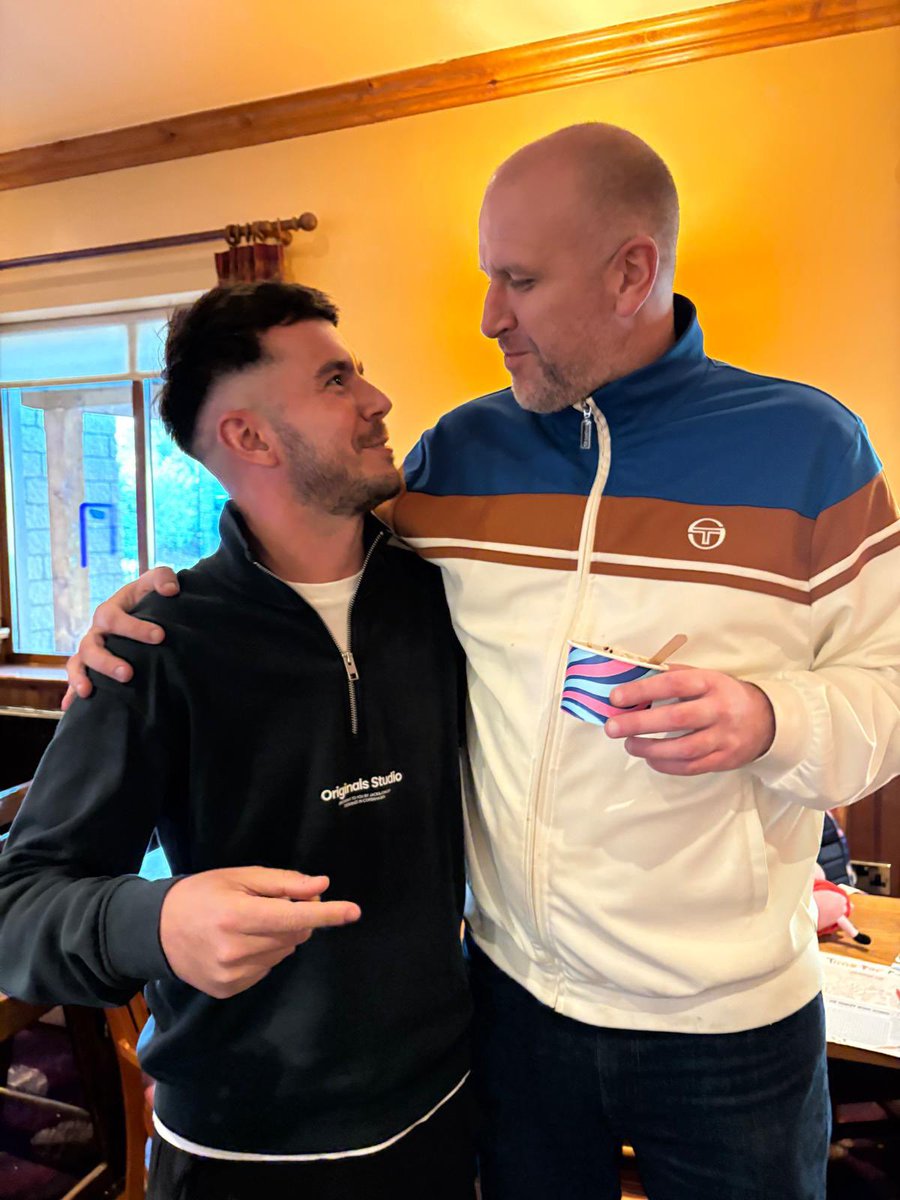 Woodster1994's tweet image. When you head out for some evening grub and bump into the legend @SteveBracknall 👑 

I may or may not have asking him where Firestick Dean is when I need him 🤣❤️