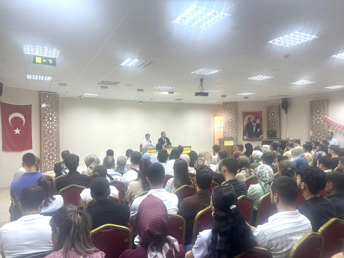 Sirvanmem_'s tweet photo. İlçe milli eğitim müdürümüz ve şube müdürümüz, bugün ilçe branş öğretmenlerimiz ile bir araya gelmiş ardından idarecilerimiz ile toplantı yaparak sene başı değerlendirmelerinde bulundular. 
@sirvankymkmligi @mem_siirt https://t.co/Tj6k1kJm6h
