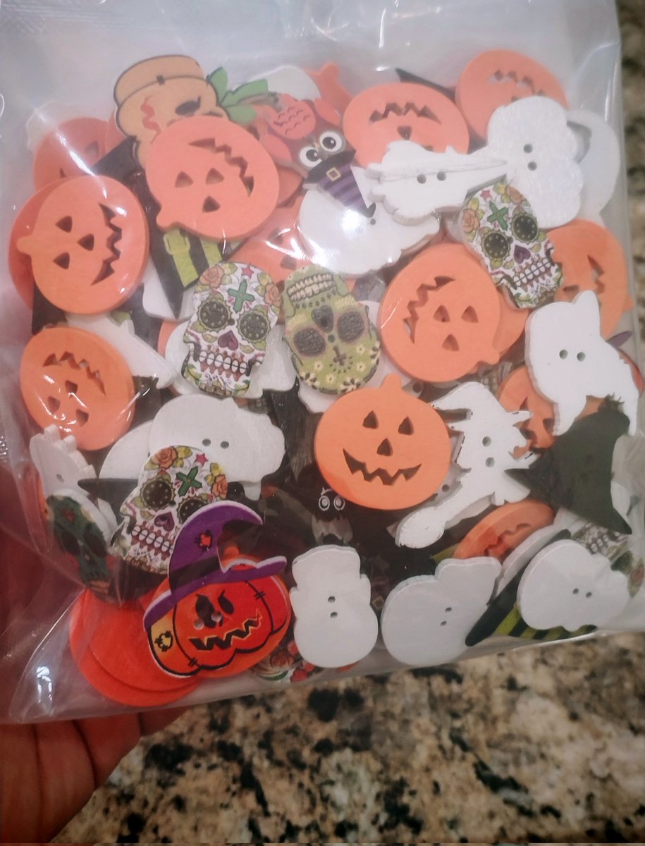 SamgamesGamyi's tweet image. Botones para #Patchwork edición #Halloween 🎃