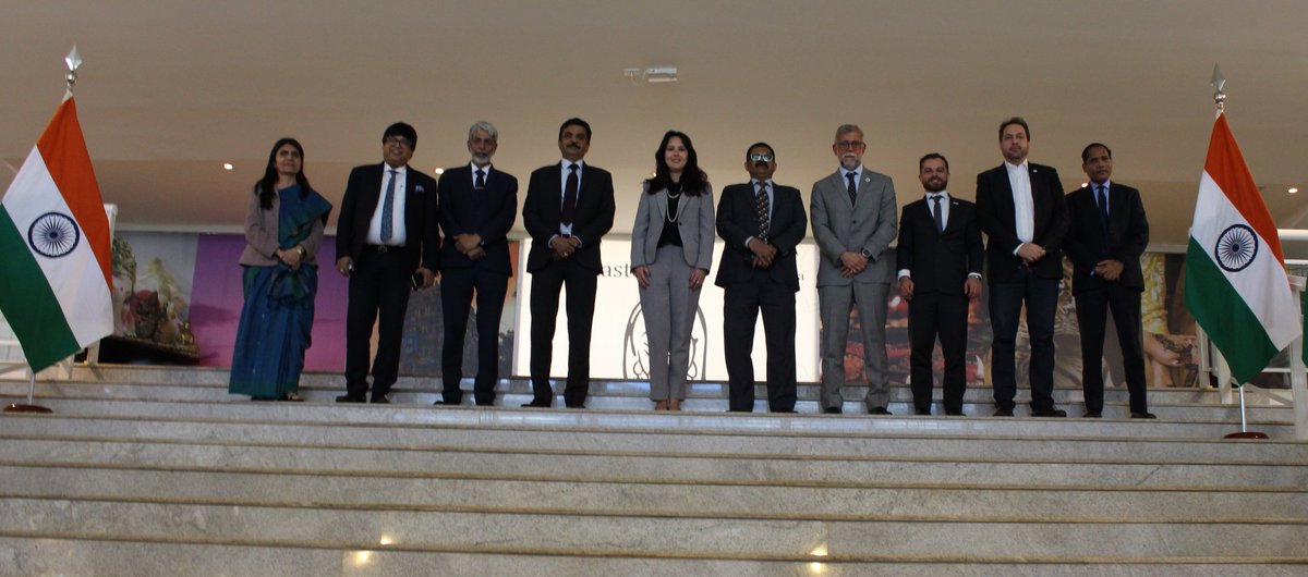 India In Brazil (@indiainbrazil) on Twitter photo Ambassador <a href="/dineshbhatia/">Dinesh Bhatia</a> received <a href="/SandeepPoundrik/">Sandeep Poundrik</a> Secretary of <a href="/SteelMinIndia/">Ministry of Steel</a> 🇮🇳 along with a PSU delegation and hosted their meeting with <a href="/governomg/">Governo do Estado de Minas Gerais</a> 🇧🇷 to explore investments in mining of metals & critical minerals
O Embaixador <a href="/dineshbhatia/">Dinesh Bhatia</a> recebeu <a href="/SandeepPoundrik/">Sandeep Poundrik</a> Ambassador <a href="/dineshbhatia/">Dinesh Bhatia</a> received <a href="/SandeepPoundrik/">Sandeep Poundrik</a> Secretary of <a href="/SteelMinIndia/">Ministry of Steel</a> 🇮🇳 along with a PSU delegation and hosted their meeting with <a href="/governomg/">Governo do Estado de Minas Gerais</a> 🇧🇷 to explore investments in mining of metals & critical minerals
O Embaixador <a href="/dineshbhatia/">Dinesh Bhatia</a> recebeu <a href="/SandeepPoundrik/">Sandeep Poundrik</a>
