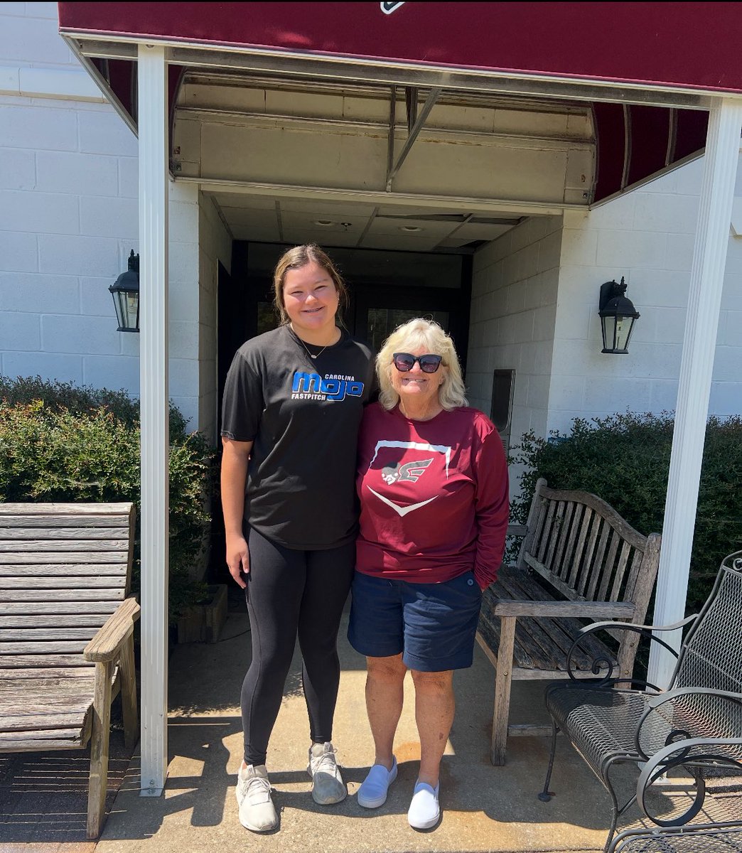 Addie Maynor (@addiemaynor) on Twitter photo Thank you Coach Hawkins for a great visit today at Erskine College! I enjoyed talking to you about Erskine and seeing the beautiful campus! <a href="/ErskineSoftball/">Erskine Softball</a> <a href="/AirportSoftball/">Airport Softball</a> <a href="/mojofastpitch1/">carolina Mojo fastpitch</a> Thank you Coach Hawkins for a great visit today at Erskine College! I enjoyed talking to you about Erskine and seeing the beautiful campus! <a href="/ErskineSoftball/">Erskine Softball</a> <a href="/AirportSoftball/">Airport Softball</a> <a href="/mojofastpitch1/">carolina Mojo fastpitch</a>