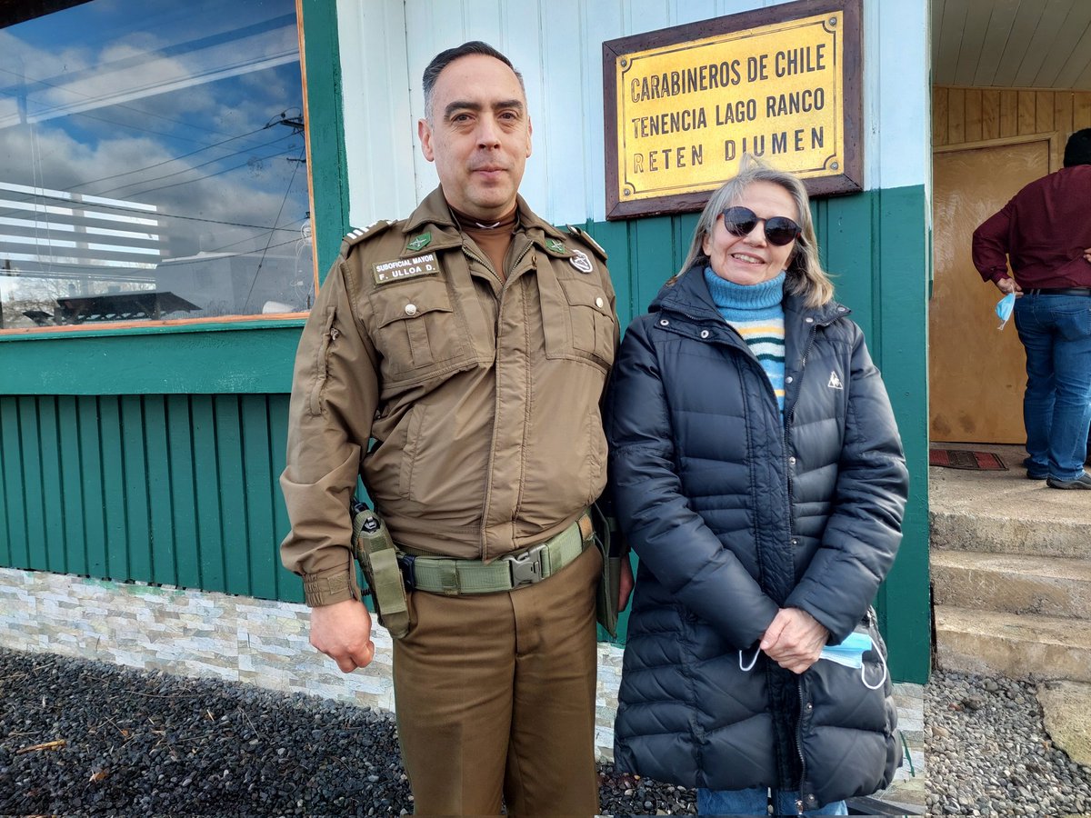 Delegación Presidencial Provincial del Ranco (@dppranco) on Twitter photo 👉🏽 VISITA A RETÉN DIUMÉN
Hoy la <a href="/DPPRanco/">Delegación Presidencial Provincial del Ranco</a> Alejandra Álamos Herrera visitó el Retén Diumén Cayurruca, donde felicitó al recientemente ascendido Suboficial Mayor Fernando Ulloa Durán, además de colocar en valor la reciente conmemoración del Día Nacional del y la Suboficial Mayor 👉🏽 VISITA A RETÉN DIUMÉN
Hoy la <a href="/DPPRanco/">Delegación Presidencial Provincial del Ranco</a> Alejandra Álamos Herrera visitó el Retén Diumén Cayurruca, donde felicitó al recientemente ascendido Suboficial Mayor Fernando Ulloa Durán, además de colocar en valor la reciente conmemoración del Día Nacional del y la Suboficial Mayor