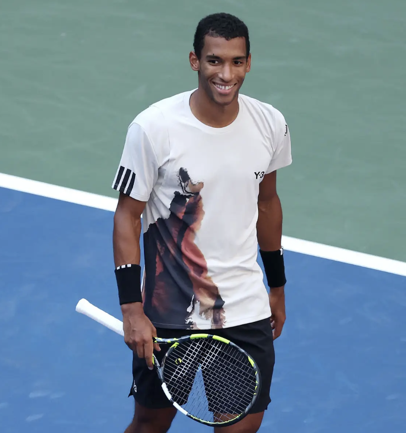 josemorgado's tweet photo. 25 year old Felix Auger-Aliassime saves a set point in the 2nd set and comes back from 2-5 down in the 4th to beat Alex De Minaur 4-6, 7-6(7), 7-5, 7-6(4) to reach a 2nd career Grand Slam semifinal, both at the #USOpen after 2021.

Auger-Aliassime awaits Sinner or Musetti. https://t.co/usGse4hY5n