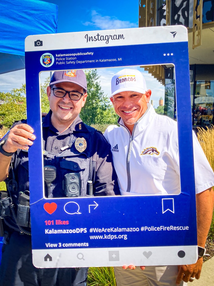 KalPublicSafety's tweet image. Thank you to everyone who stopped by our booth at Bronco Bash. Our officers had a great time connecting with students and sharing more about our department. The energy and pride of the Bronco community made it an event to remember.

#KDPS #BroncoBash #BroncosReign #PublicSafety
