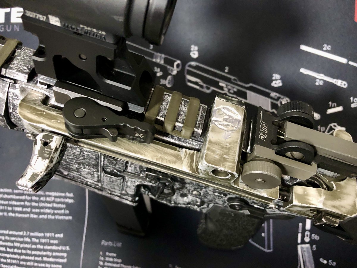 ddcsidecharger's tweet image. Gotta admit.. this build looks pretty #badass .. what do ya think??  #arbuild #9mm #devildogconcepts #sidecharginghandle