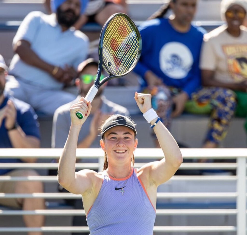 What a day for the British Juniors🇬🇧💪🏼

Oliver Bonding🇬🇧
Hannah Klugman🇬🇧
Mika Stojsavljevic🇬🇧

All into the Quarter Finals at the US Open Juniors🇬🇧🙌🏼

📸<a href="/the_LTA/">LTA</a>