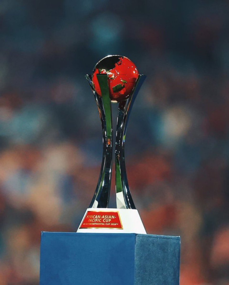 كل التفكير هنا يا الاهلي 
كل الهواجيس هنا يا الاهلي 
معًا لنفعلها و نتزعم نصف العالم☝🏼💚