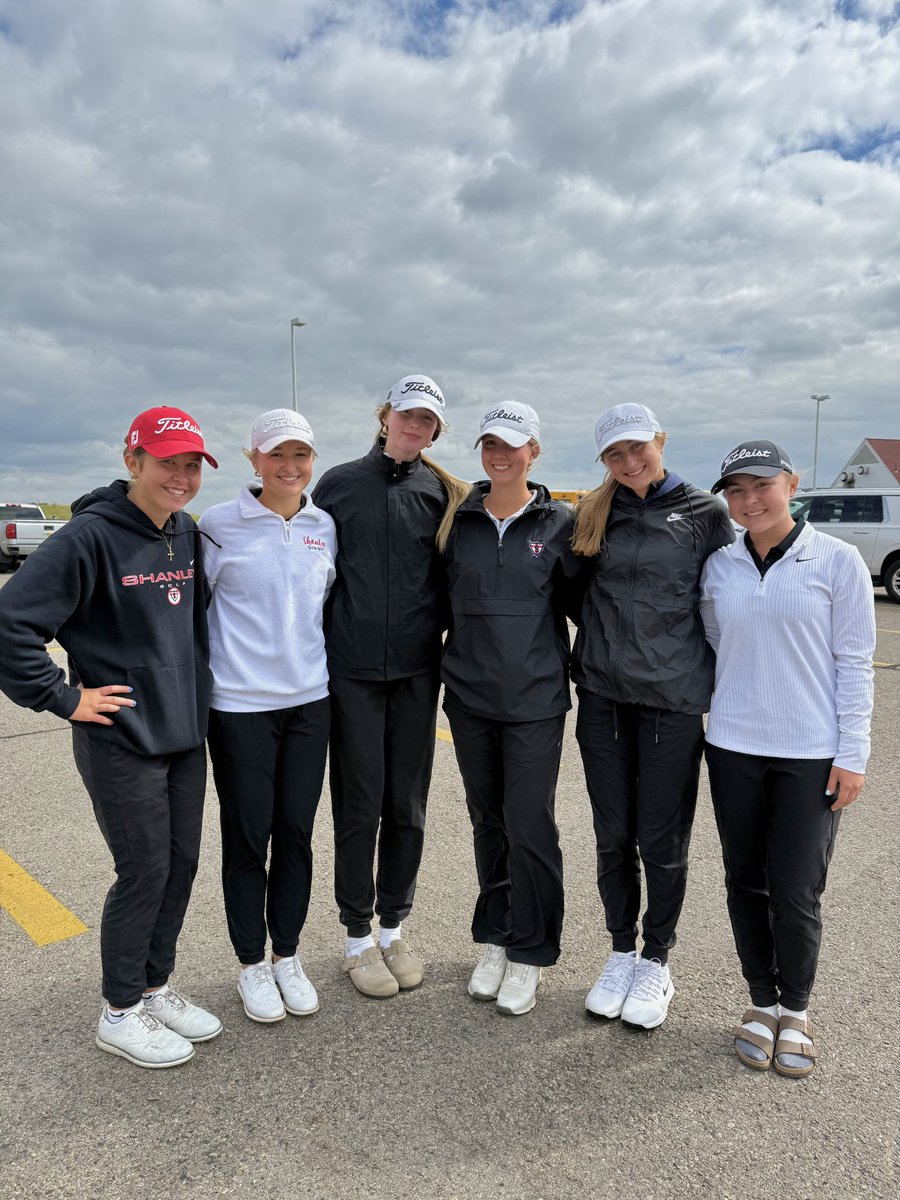 6 players individually qualify for State! Great day for Shanley Golf! Izzy led the team with an 81, 4 others in the top 15. Team placed 3rd. JV placed 5th, Liz 6th individually.