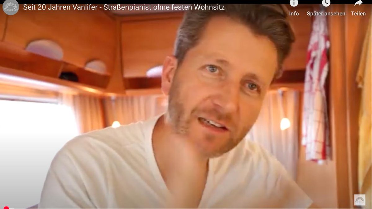 reitschuster's tweet image. Vergewaltiger spazieren frei herum.
Ein friedlicher Straßenpianist, der gegen staatliche Willkür protestierte, sitzt in U-Haft.
#ArneSchmitt – verhaftet mitten in einem Prozess wegen angeblichen „Landfriedensbruchs“. Bei Protesten gegen die Corona-Politik. Vor Jahren.
Details…