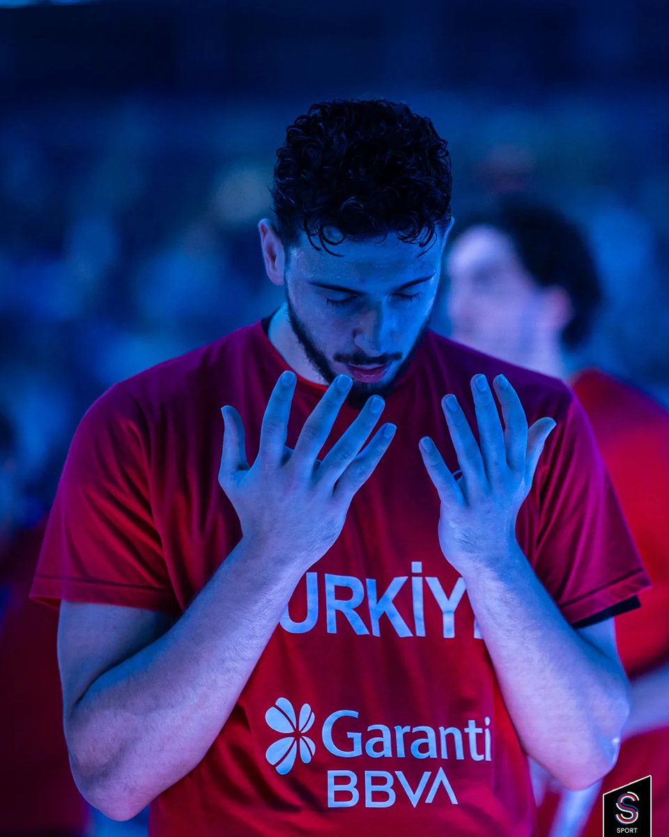 RİGA'DA MVP SESLERİ.

AMA NİKOLA JOKİC İÇİN DEĞİL.

ALPEREN ŞENGÜN 🧿