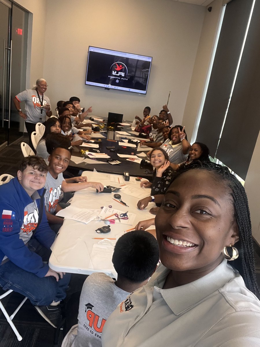 ERLancasterMS's tweet image. What an unforgettable day! Our GEAR UP students explored STEM through an interactive simulation at iFLY Dallas and even experienced the science of flight firsthand. 🌬️✈️🪽💪🏽🐯#LMSAdventures
#LearningTakesFlight #STEMInTheSky