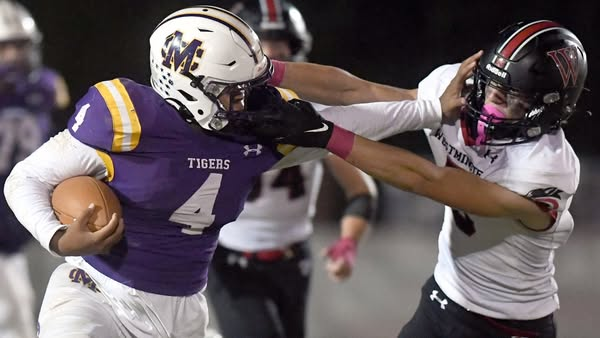 AHSAA North Alabama Athlete presented by Sign Source - Your School Signage and Digital Boards Source - 256.825.0197 - signsourcenow.com
Keonta Hill - Madison County High School
Hill excelled on both sides of the ball in Madison County's 41-24  win over St. John Paul II. He