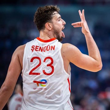 Kral kupayı istiyor... 
#12DevAdam