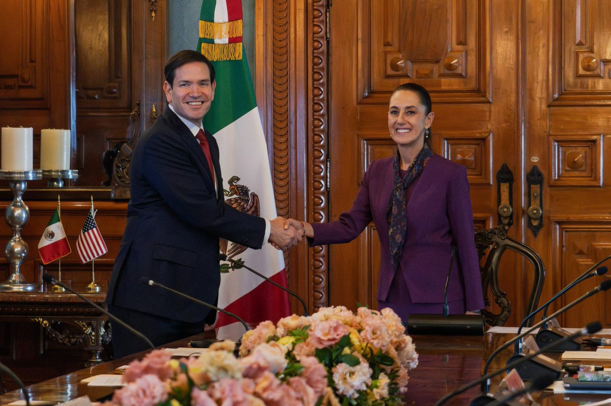 México es mucho pueblo y tenemos mucha PresidentA