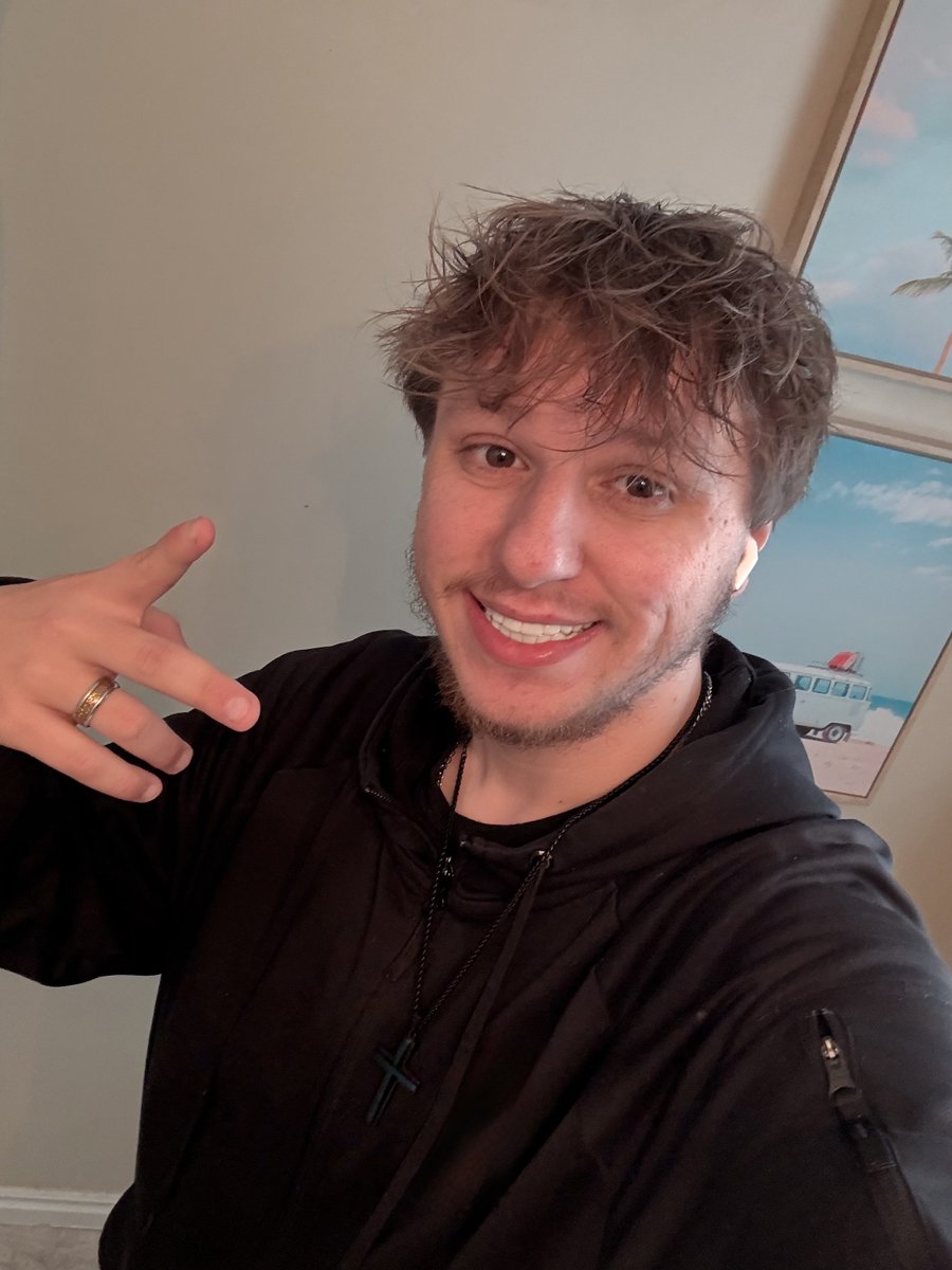 ripLogan's tweet image. 😁✌🏻