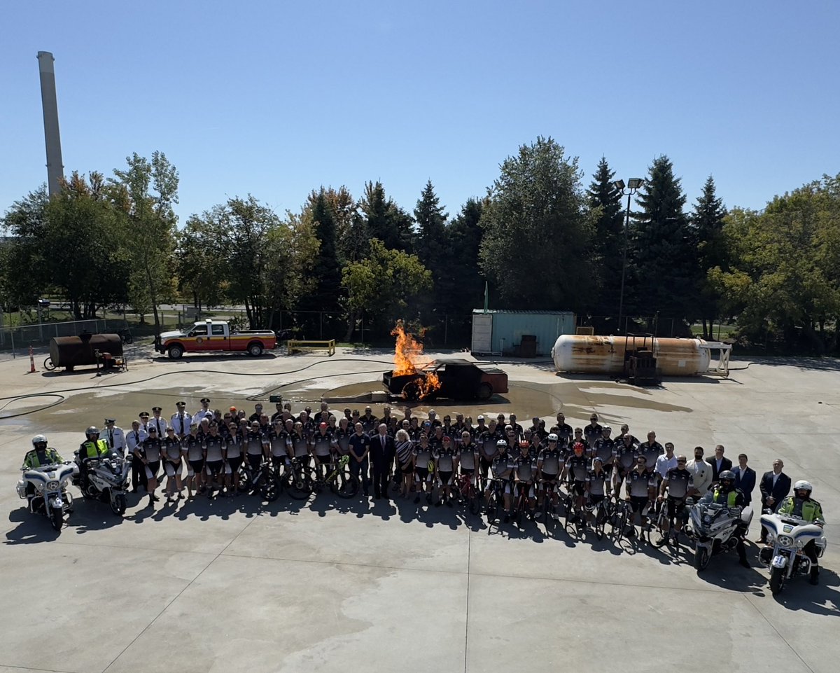 This afternoon <a href="/TFSFitzgerald/">Paul T. Fitzgerald</a> and <a href="/Toronto_Fire/">Toronto Fire Services 🇨🇦</a> welcomed cyclists led by the <a href="/TorFireCeltic/">TORONTO FIRE CELTIC</a> to our Academy on their annual memorial ride to the National Firefighter Memorial in Ottawa. Grateful to our staff in support of this meaningful initiative. <a href="/TPFFA/">Toronto Firefighters</a>