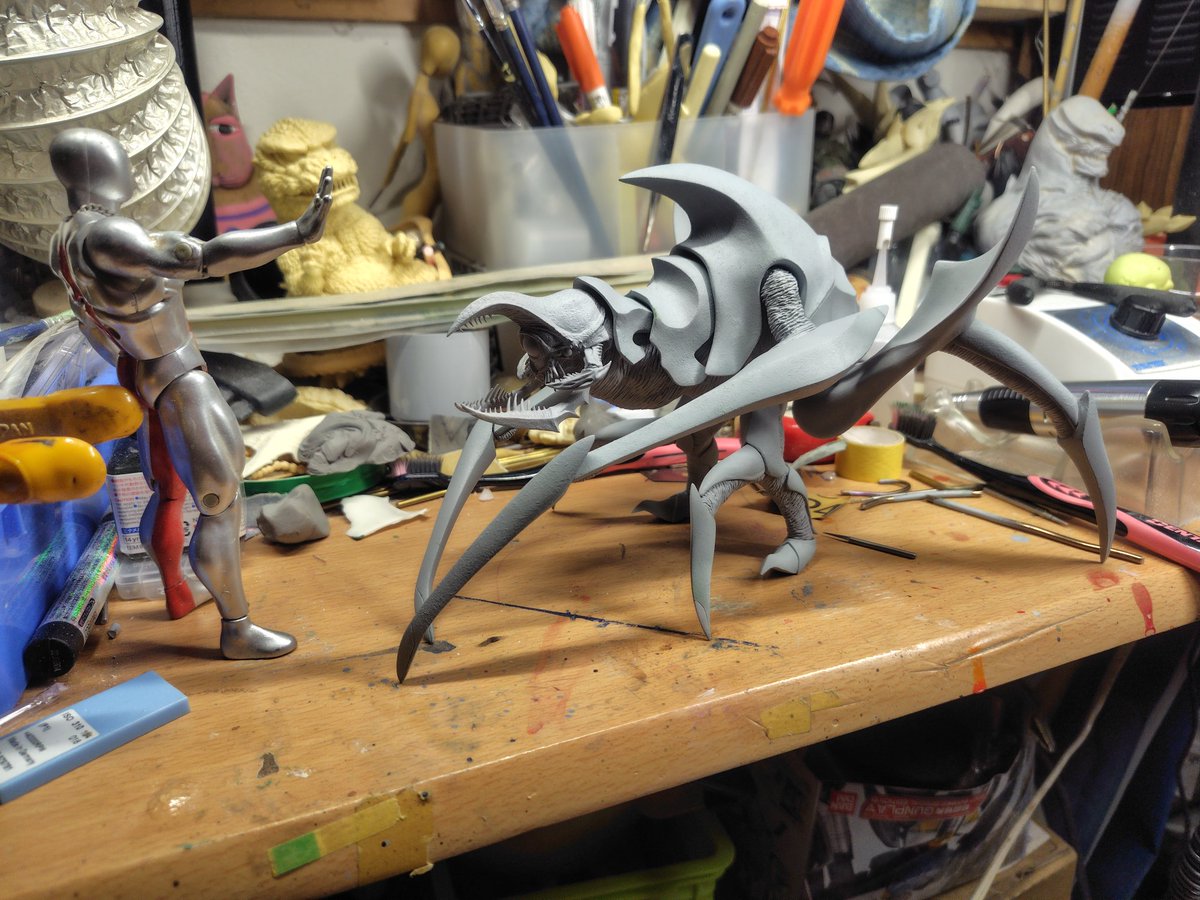 溶きパテ全身に塗りました。
まだちょっと作り足さないといけないところもありますが、写真だと見えないところです。

9月6日～7日開催
「トレジャーフェスタ・オンライン20」
tfo.hobima.com
lmu23.exblog.jp
#ガメラ　#TFO20
#トレフェスオンライン20