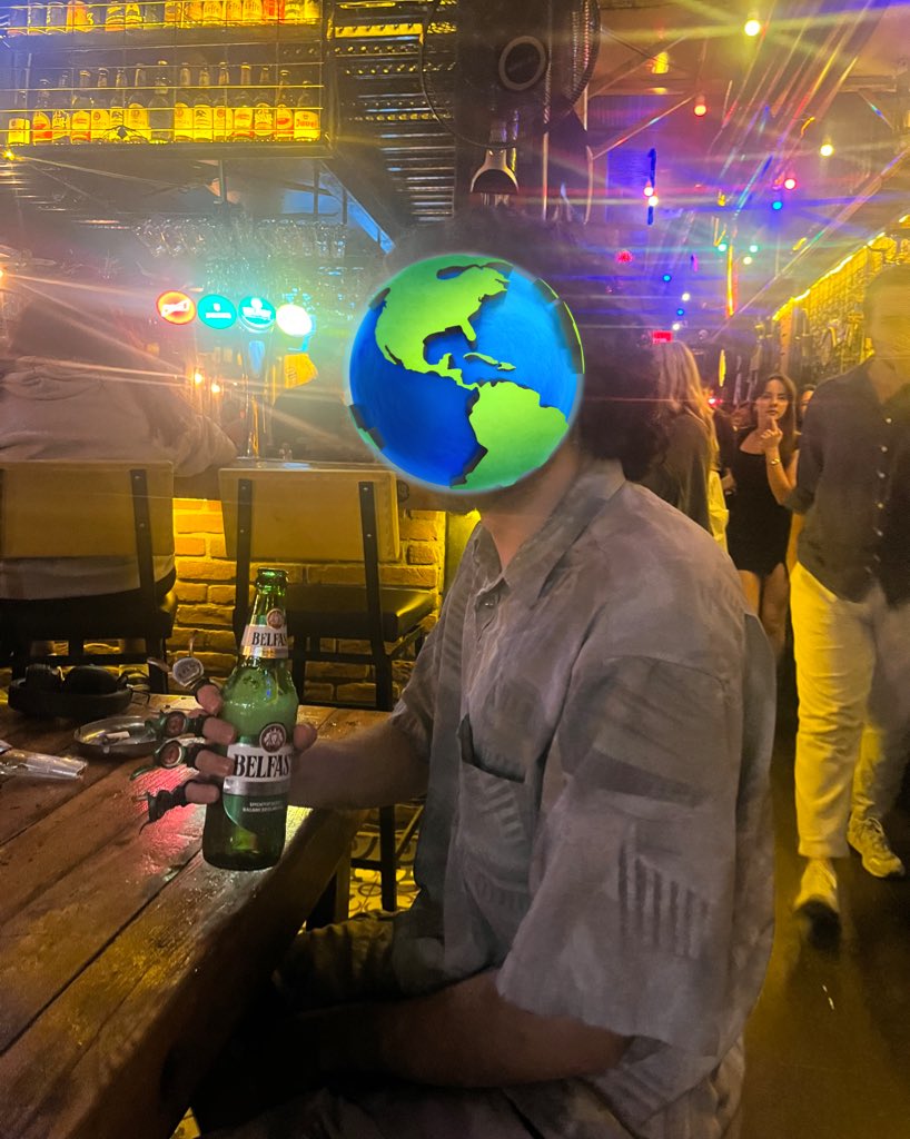 bilin bakalım nerdeyim :))