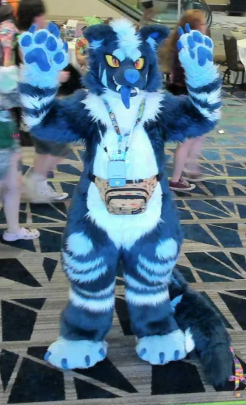 sadly i didnt get the chance to do any proper photoshoots this weekend, so if anyone at #Megaplex got any pictures of this blue beast during the parades or just out and about, id love to see them! #Megaplex2025